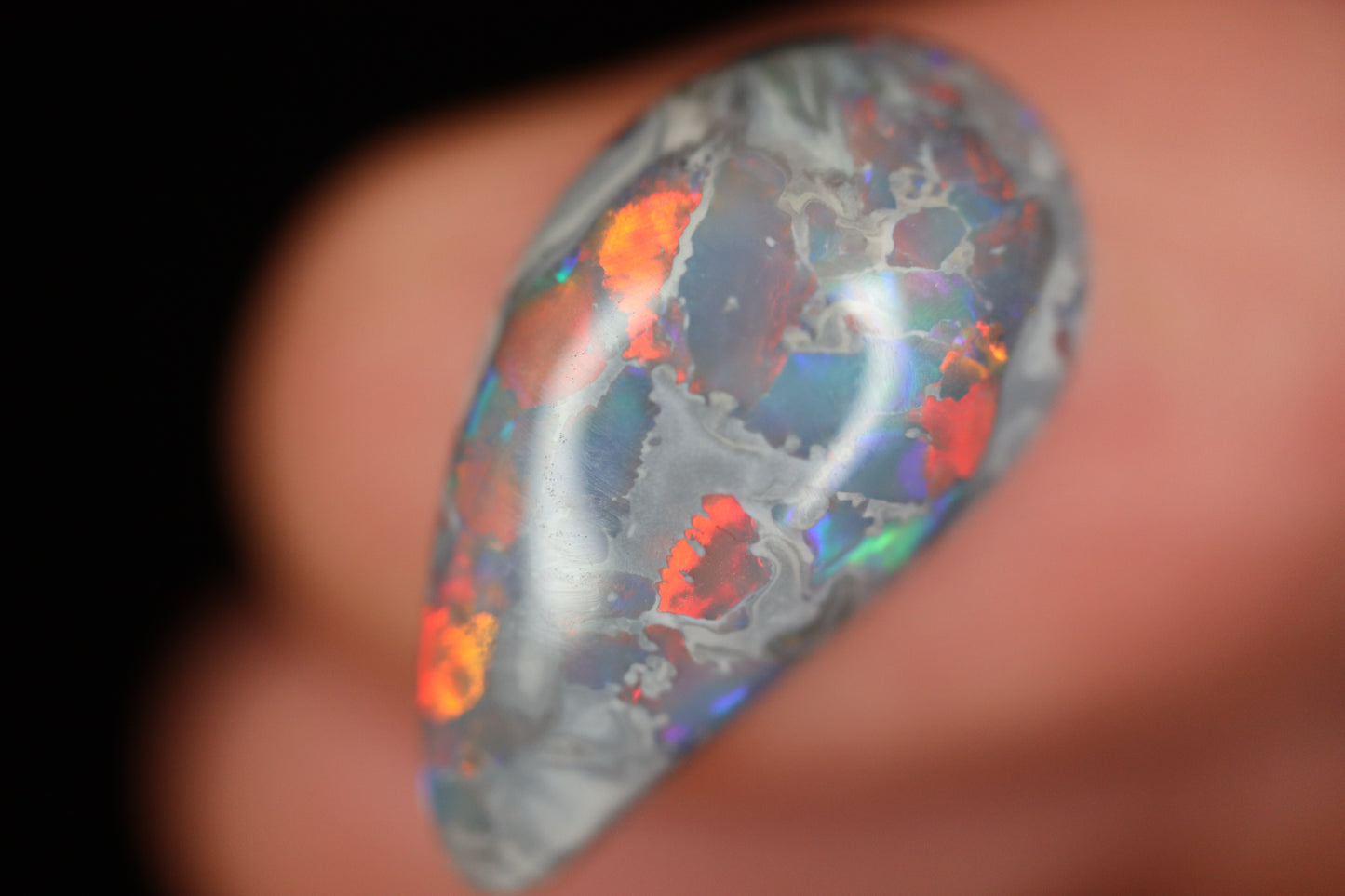 Semi Black Opal OA2025 4,32 ct.